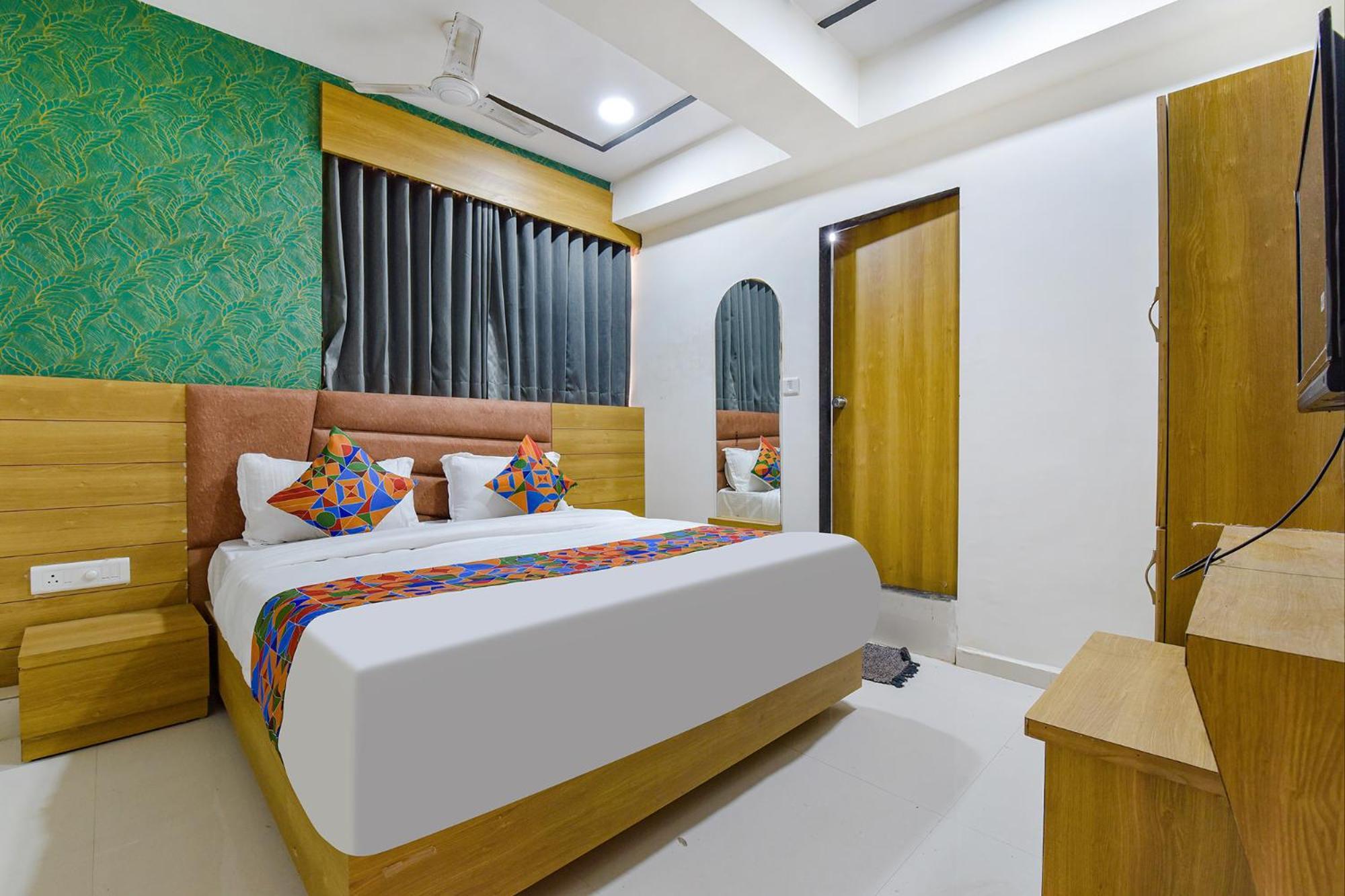 Hotel Green Tree Ahmadabad Zewnętrze zdjęcie