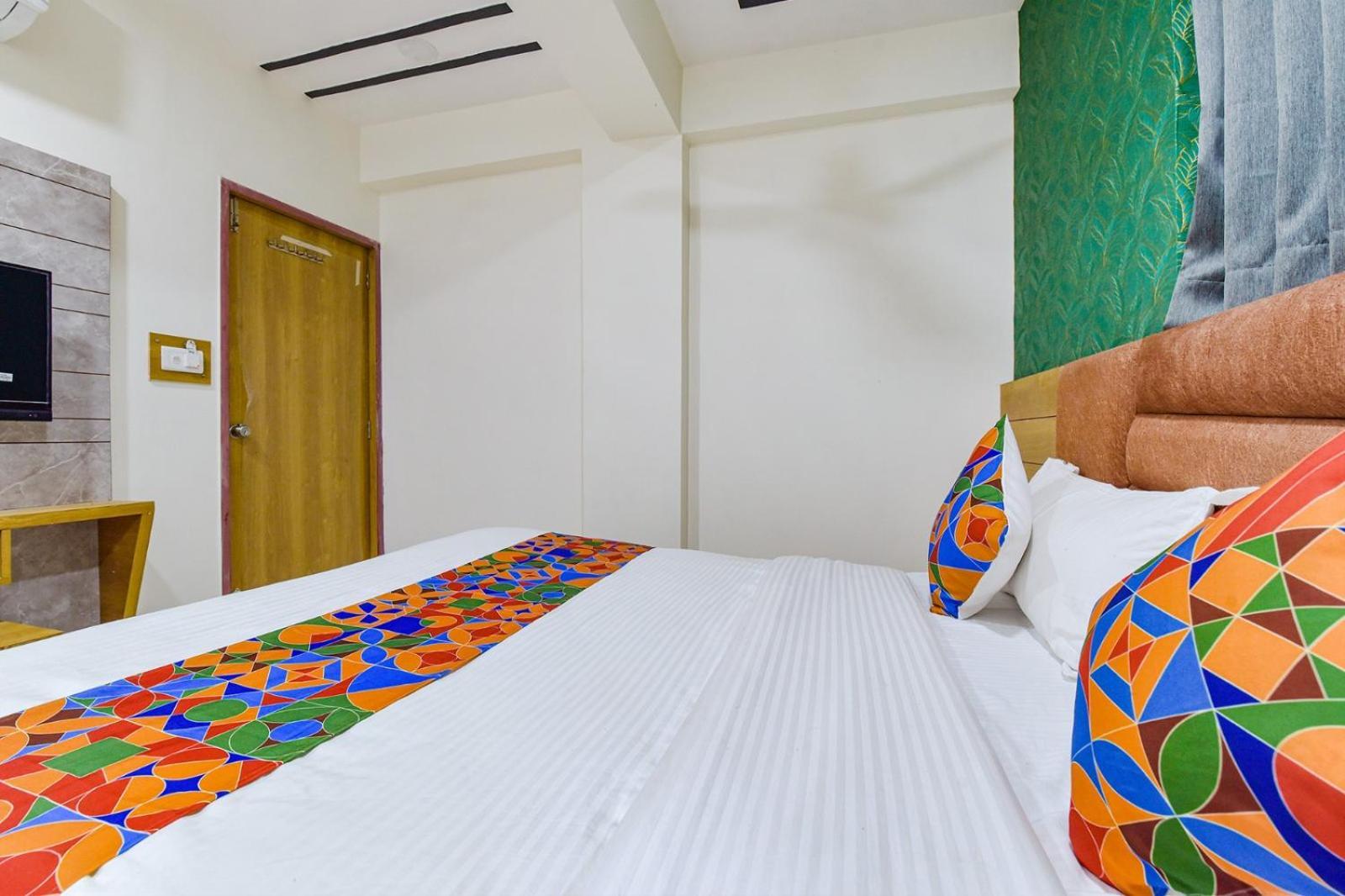 Hotel Green Tree Ahmadabad Zewnętrze zdjęcie