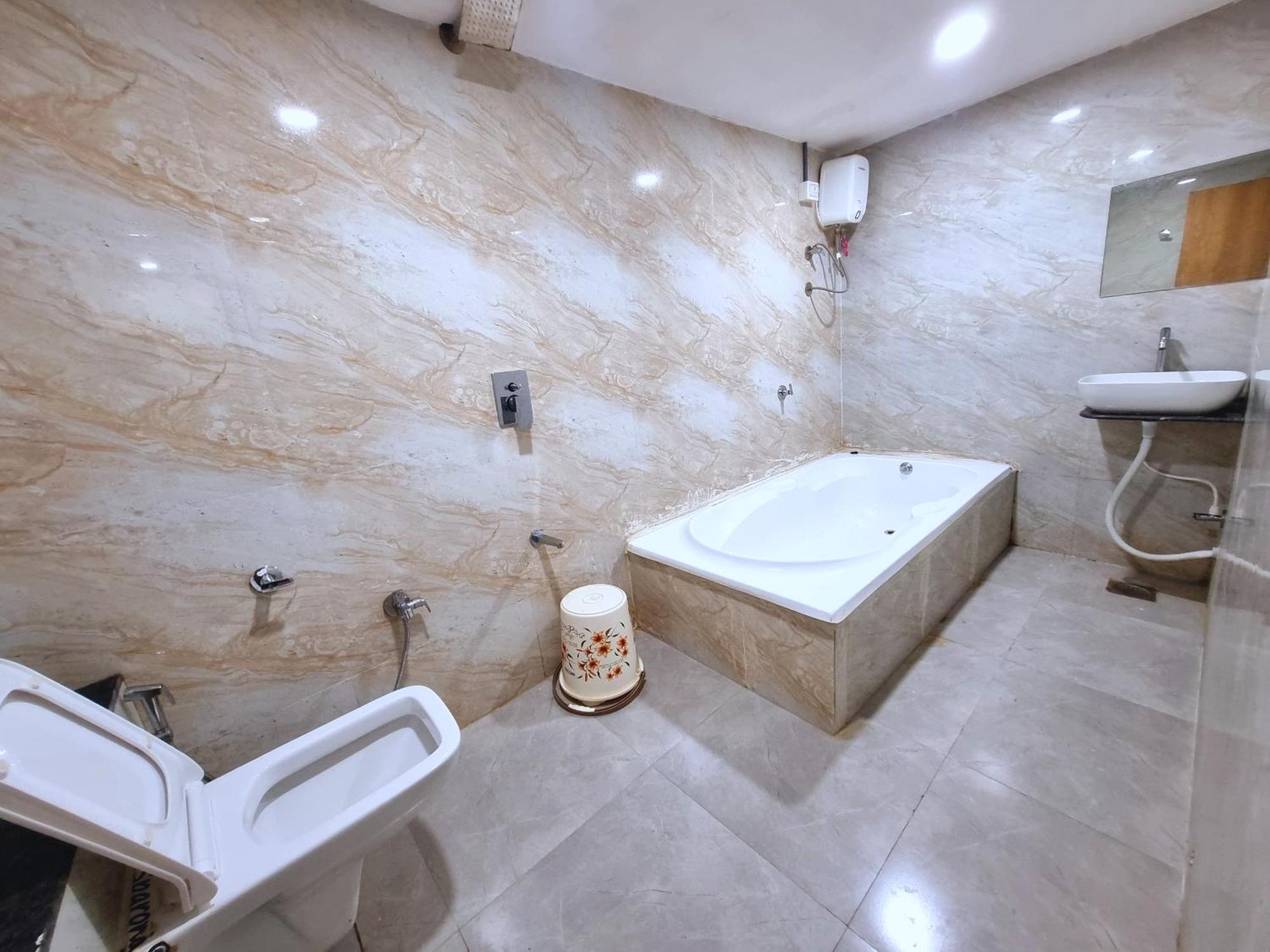 Hotel Green Tree Ahmadabad Zewnętrze zdjęcie
